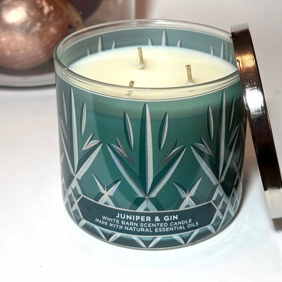 JUNIPER & GIN 3 Wick Candle - Picture 2 of 3